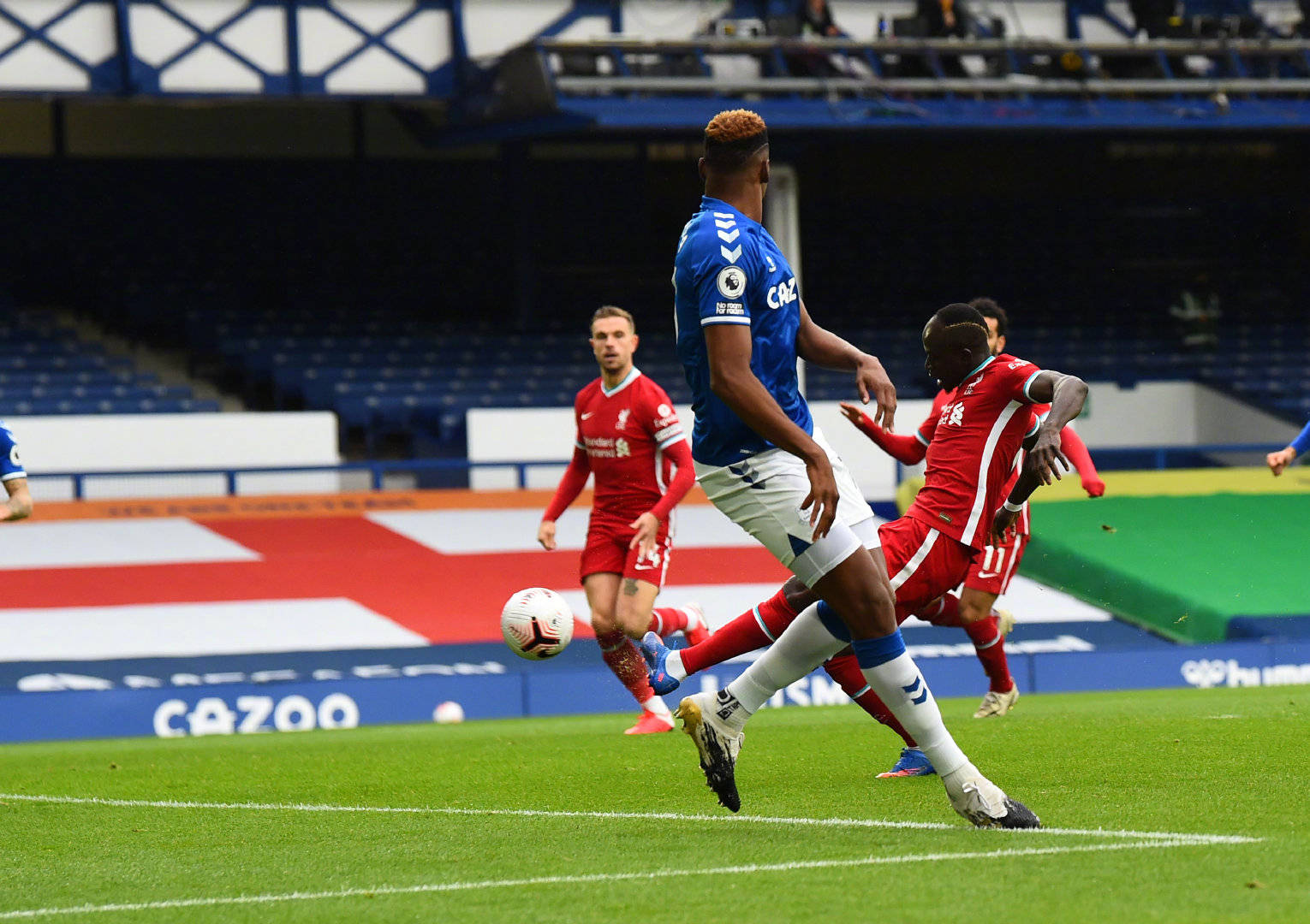 它在判罚点 它在判罚点